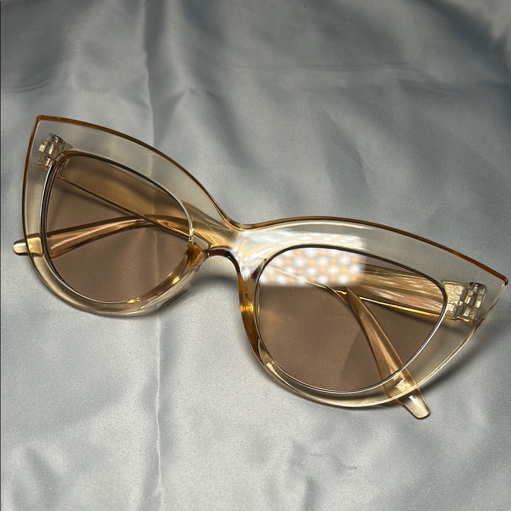 Chic Tan Cat-Eye Sunglasses